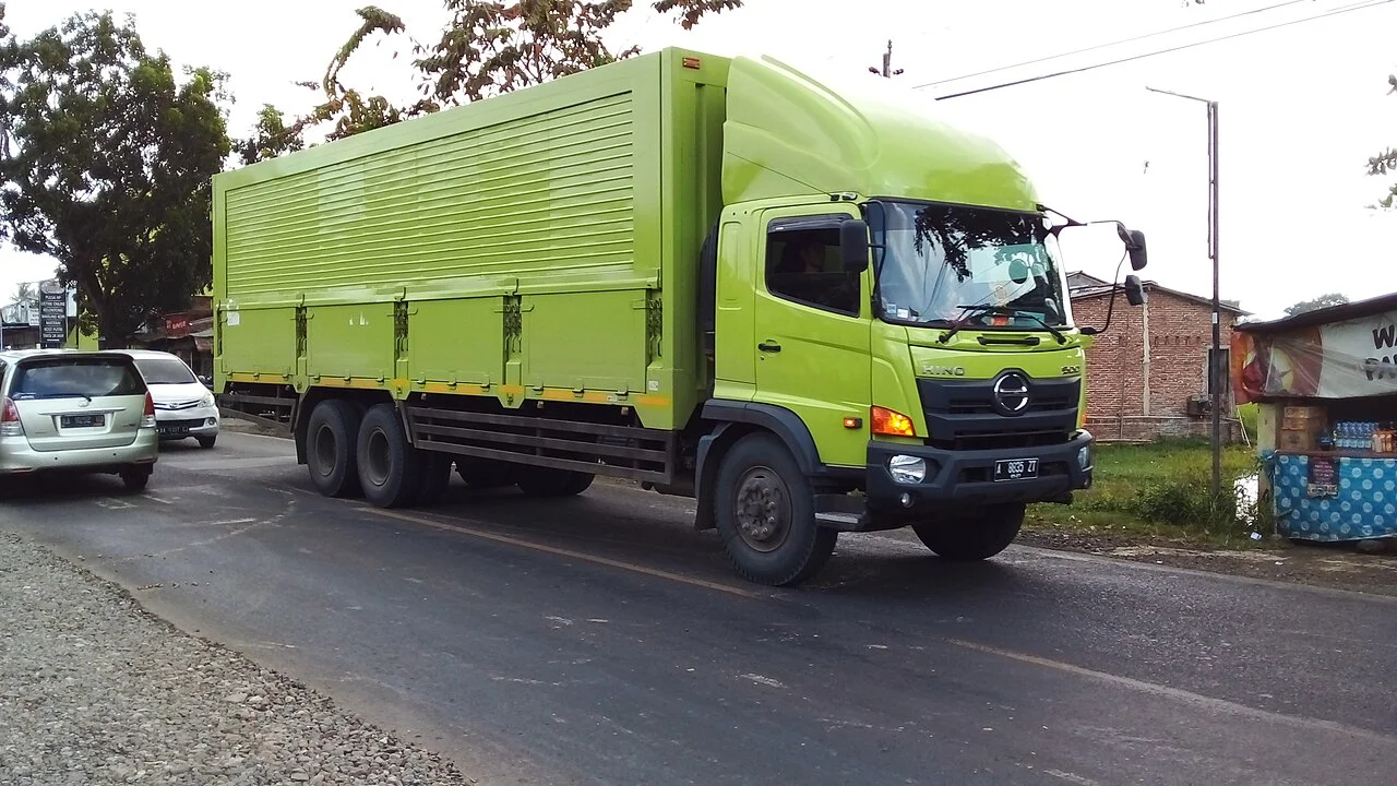 Penjualan Kendaraan Niaga Melonjak 42 Persen, Truk Ringan Jadi Mesin Pertumbuhan Pasar 2026
